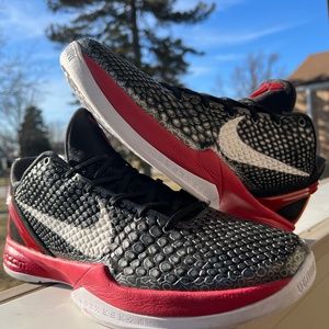 2011 KOBE IV “BRED” - SIZE 10.5 (12W)